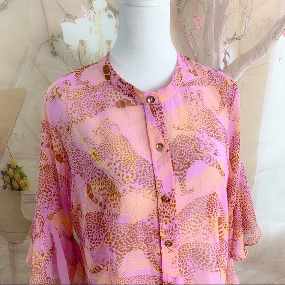 CAbi Pink Print flutter Sleeve Button Down - Picture 2 of 9